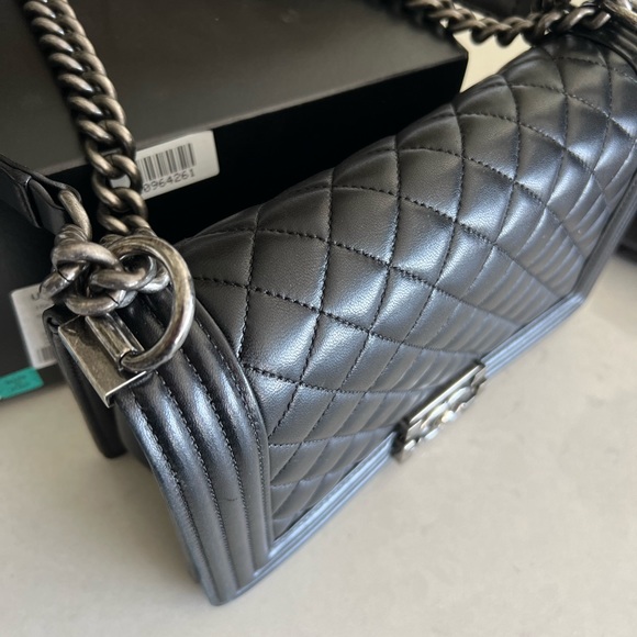 Authentic CHANEL Medium Flap Boy Bag - PRISTINE CONDITION. - Picture 11 of 15